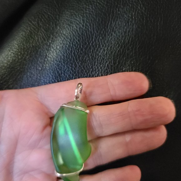 Mediterranean green sea glass pendant from Greece - Picture 7 of 7
